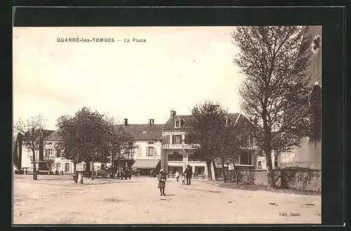 AK Quarrè-les-Tombes, La Place et Hotel