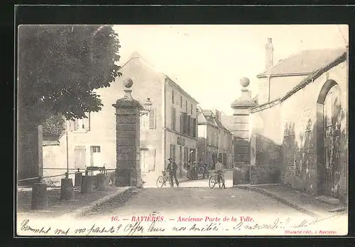 AK Ravières, Ancienne Porte de la Ville