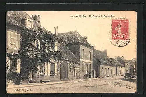 AK Guillon, Un Coin de la Grande Rue