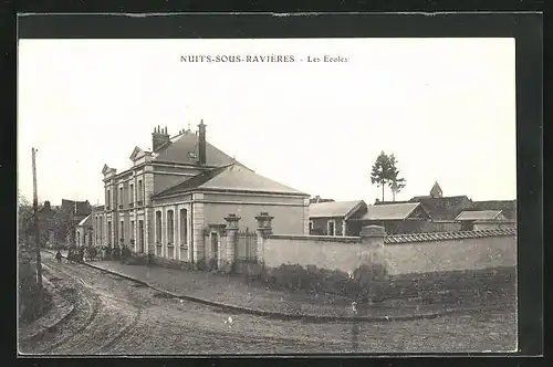 AK Nuits-sous-Ravieres, Les Ecoles, Kinder als Gruppe an der Strasse