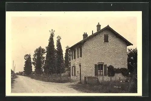 AK St-Bonnet-en-Bresse, La Rue du Bourg et la Poste