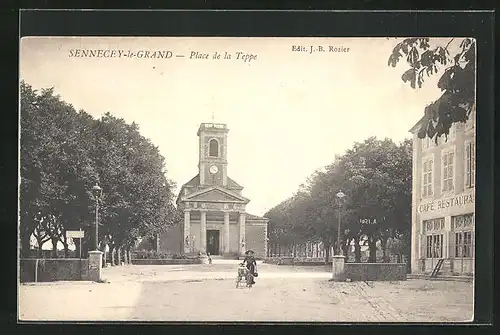 AK Sennecey-le-Grand, Place de la Teppe, L`Eglise