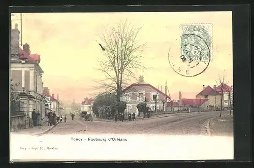 AK Toucy, Faubourg d`Orleans, Passanten auf den Gehwegen