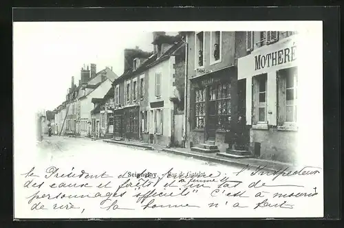 AK Seignelay, Rue de Gatelot, Menschen schauen aus den Fenstern