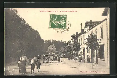 AK Migennes-Laroche, L`Avenue de la Mairie, Passanten auf der Strasse