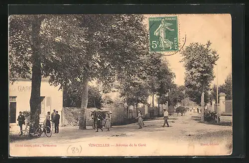 AK Vincelles, Avenue de la Gare, Kinder vor dem Bahnhof