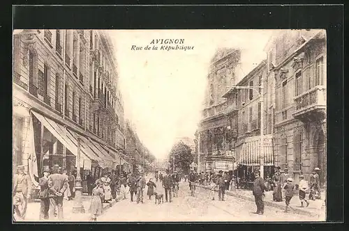 AK Avignon, Rue de la Rèpublique