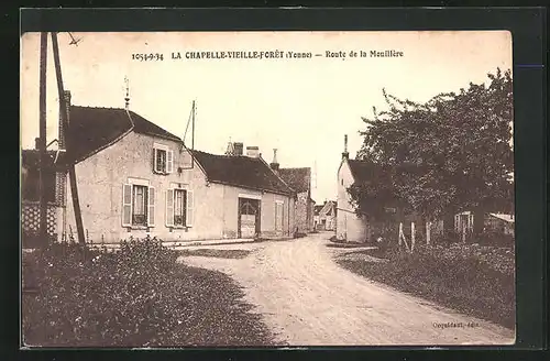 AK La Chapelle-Vieille-Forêt, Route de la Mouillère