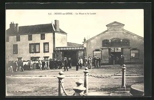 AK Bussy-en-Othe, La Place et le Lavoir