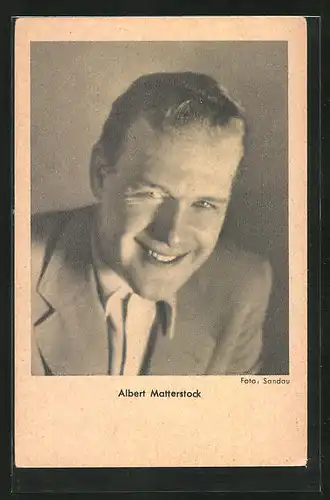 AK Schauspieler Albert Matterstock lächelt fröhlich in die Kamera