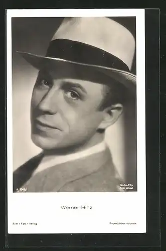 AK Schauspieler Werner Hinz mit elegantem Hut