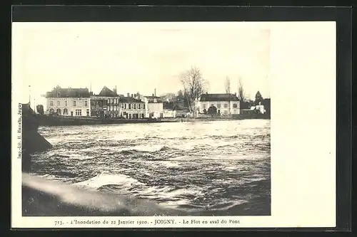 AK Joigny, L`Inondation du 22 Janvier 1910, Le Flot en aval, Blick über die Fluten bei Hochwasser