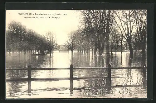 AK Tonnere, Inondations du 20 Janvier 1910, Promenade du Patis, Le Kiosque, Platzpartie mit Hochwasser