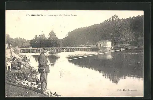 AK Auxerre, Barrage du Batardeau, ein Angler am Ufer
