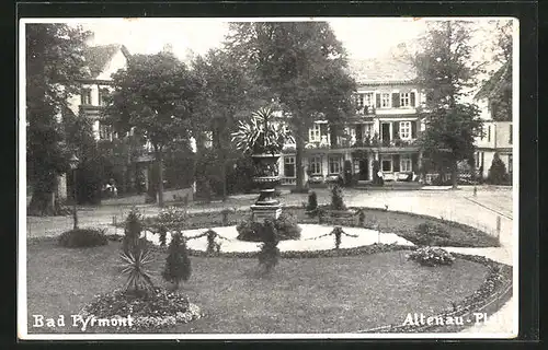 AK Bad Pyrmont, Szene auf dem Altenau-Platz