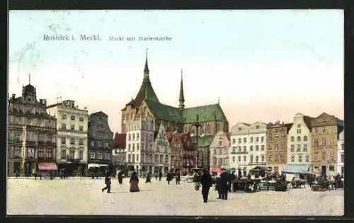 AK Rostock i. Meckl., Passanten auf dem Markt an der Marienkirche