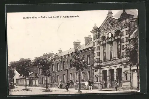 AK Saint-Saens, Salle des Fetes et Gendarmerie