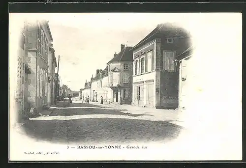 AK Bassou-sur-Yonne, Grande rue, Strassenpartie