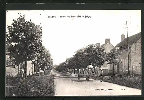 AK Bassou, Entrèe du Pays, cotè de Joigny