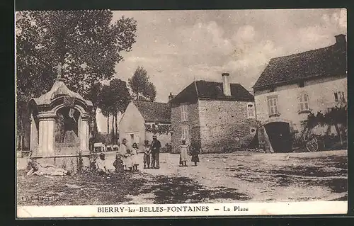 AK Bierry-les-Belles-Fontaines, La Place