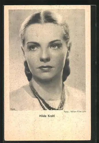 AK Schauspielerin Hilde Krahl mit strengem Blick