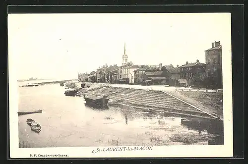 AK St-Laurent-les-Macon, Schiffe am Ufer, Blick zur Kirche