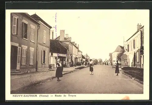 AK Neuvy-Sautour, Route de Troyes, Strassenpartie