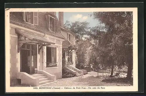 AK Monèteau, Chateau du Petit Pien - Un coin du Parc