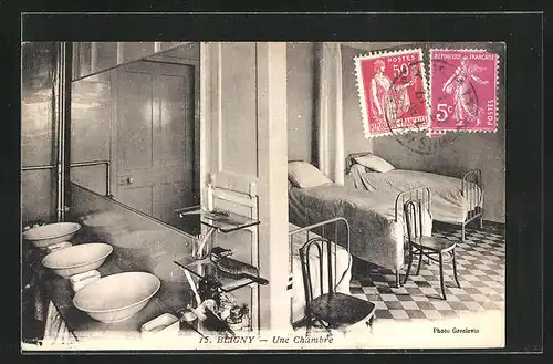 AK Briis-sous-forges-Bligny, Une Chambre, Waschraum und Schlafzimmer