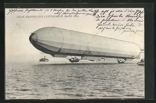 AK Graf Zeppelins Luftschiff über der Wasseroberfläche