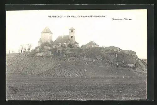 AK Pierreclos, Le vieux Chateau et les Remparts