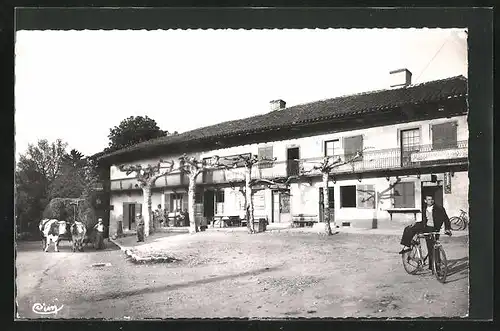 AK Varennes-Saint-Sauveur, Place du Marchè - Hotel du Commerce