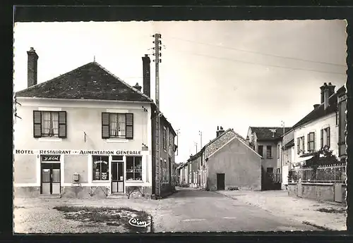 AK Veneux-les-Sablons, Place de la Grande Cour