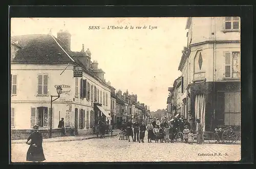 AK Sens, L`Entrée de la Rue de Lyon