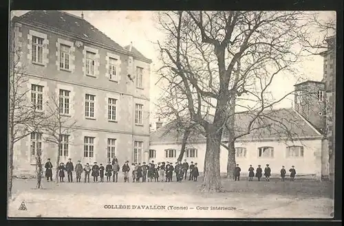 AK Avallon, Collége, Cour intérieure
