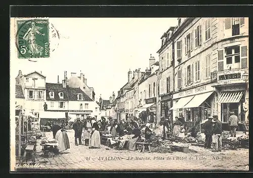 AK Avallon, Le Marché, Place de l`Hôtel-de-Ville