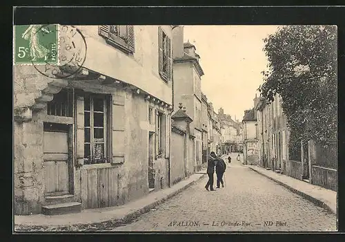 AK Avallon, La Grande Rue