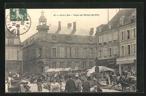 AK Avallon, Place de l`Hôtel-de-Ville