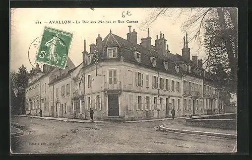 AK Avallon, La Rue aux Moines et Rue Carnot