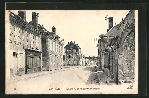 AK Laroche, La Mairie et la Route et Brienon
