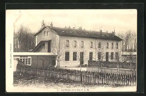 AK Tonnerre, Les Ecoles de la Cité