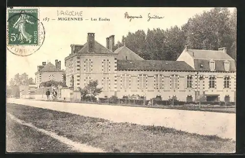 AK Migennes, Les Ecoles