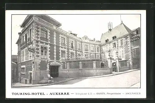 AK Auxerre, Touring Hotel