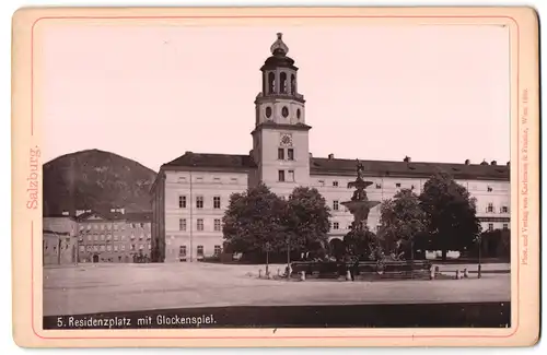 Fotografie Karlmann & Franke, Wien, Ansicht Salzburg, Residenzplatz mit Glockenspiel