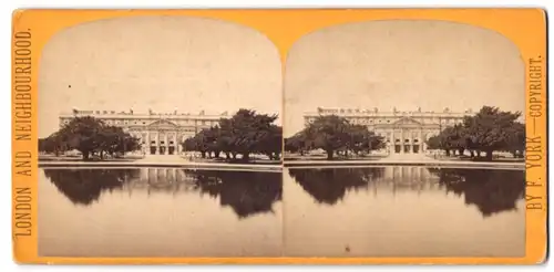 Stereo-Fotografie F. York, London, Ansicht London, Hampton Court, East Front & Fountain