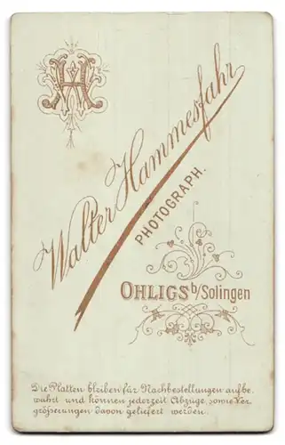 Fotografie Walter Hammesfahr, Ohligs b. Solingen, Brustportrait junger Mann in modischer Kleidung