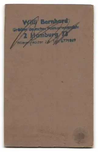 Fotografie Oskar Goetze, Königsberg i / Pr., Weissgerberstrasse 22 A, Portrait junger Mann im Anzug mit Krawatte