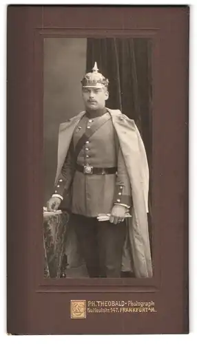 Fotografie Ph. Theobald, Frankfurt / main, Gutleutstr. 147, Soldat in Uniform mit Pickelhaube & Orden