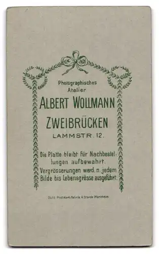 Fotografie Alb. Wollmann, Zweibrücken, Lammstr. 12, Portrait niedliches Mädchen mit Zopf & Halskette