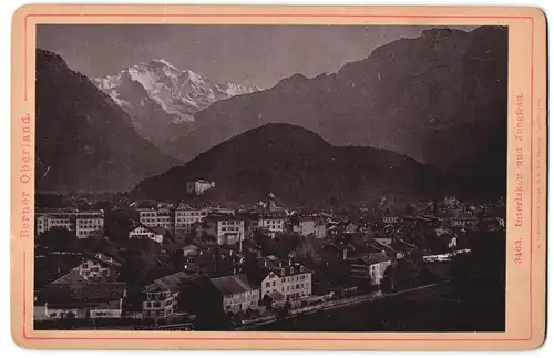 Fotografie Römmler & Jonas, Dresden, Ansicht Interlaken, Stadtansicht mit Jungfrau